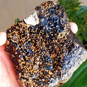 سنگ راف آبسیدین مشکی شکوفه به وزن 550 گرم